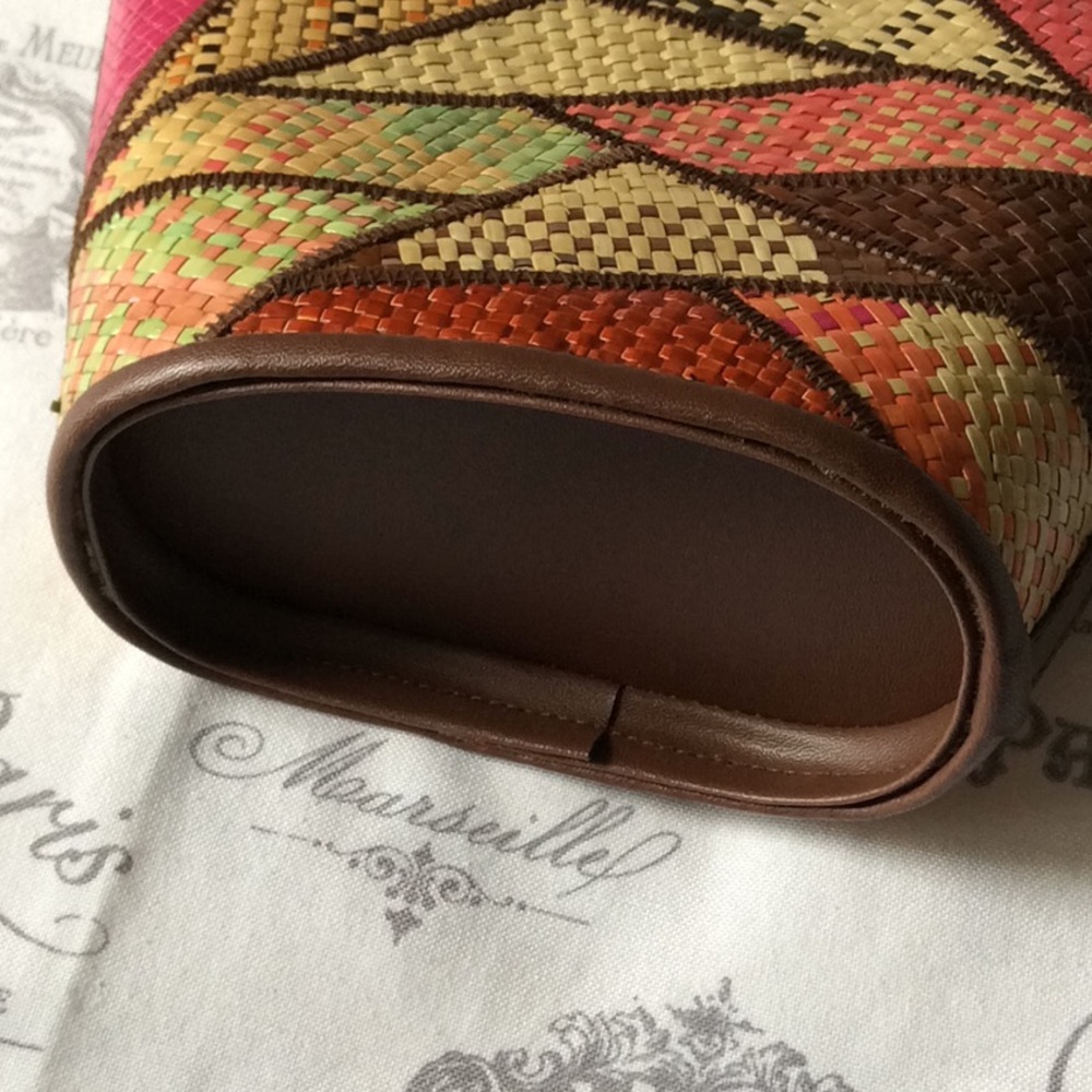 🌸Host Pick🌸 Woven Mini Handbag - Picture 3 of 5